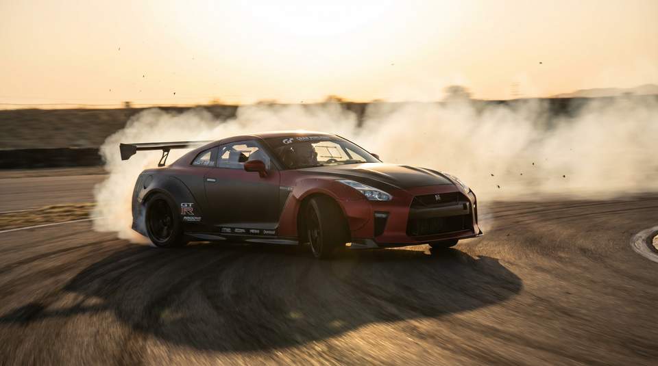 芒果视频视频：改装GTR赛道漂移